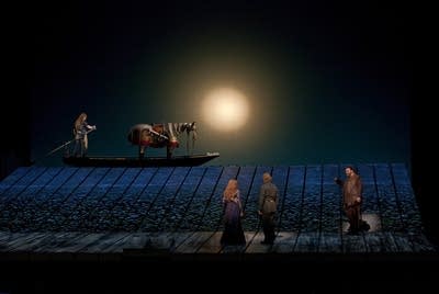 F36048 20120210 a scene from wagners gotterdammerung2