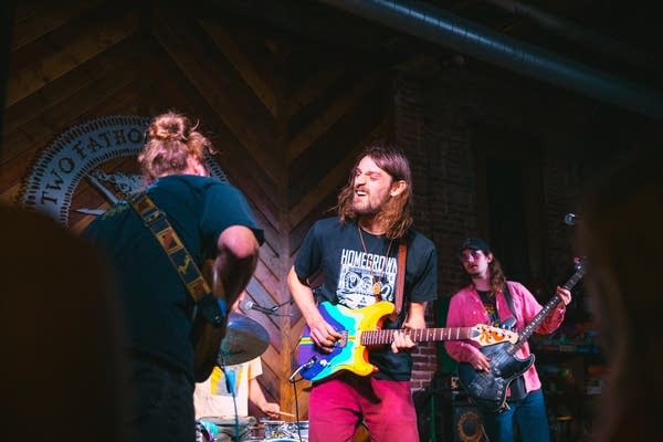 The Gig List for January 9: Saltydog; Ditch Pigeon; Thomas Sticha