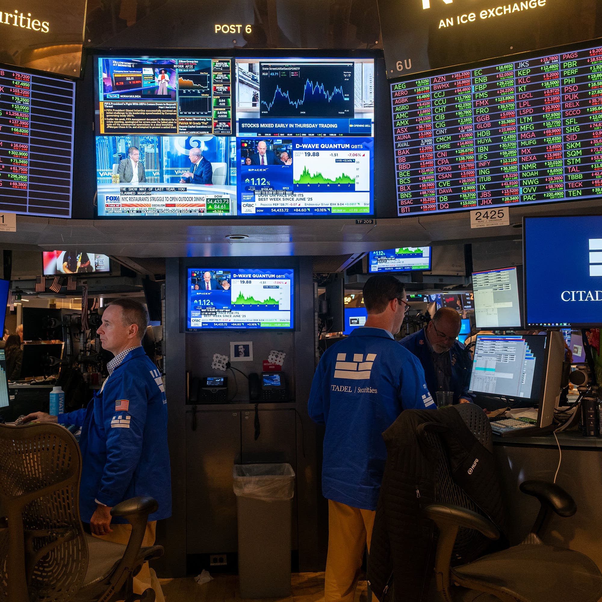 Global investors continue dumping bonds