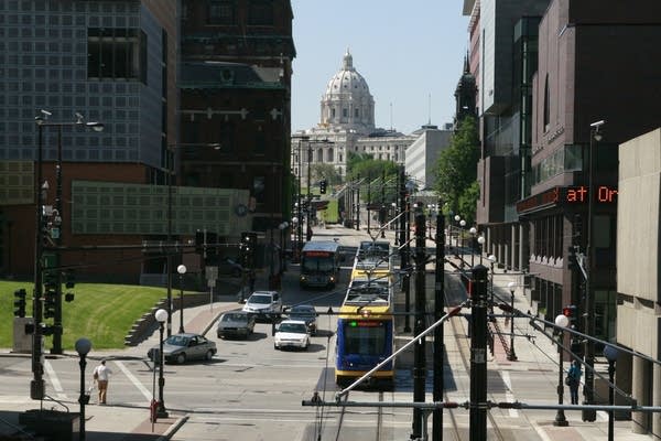 green line train cedar capitol st paul