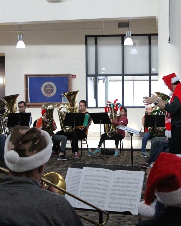 Tuba Christmas 2022 Northfield Tubachristmas Brings Tuba Players Up Front For A Minnesota Holiday Tradition