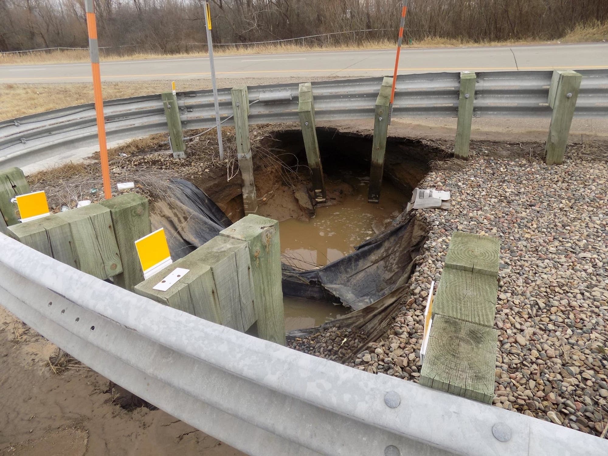 Giant sinkhole opens on I-694 in Oakdale | MPR News