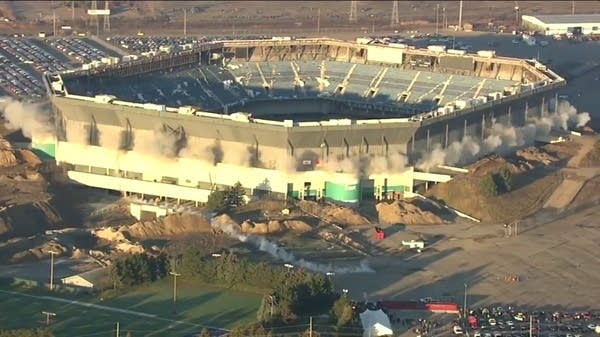 Stadium refuses to go out with a bang