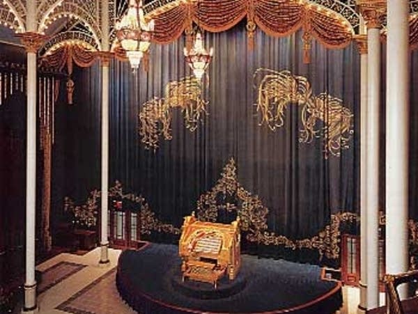 1927 Wurlitzer organ, Opus 1571, at Place de la Musique