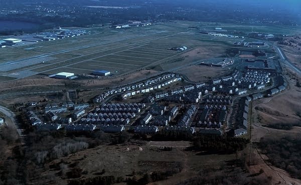 As Eden Prairie grows, an airport tries to get along with neighbors