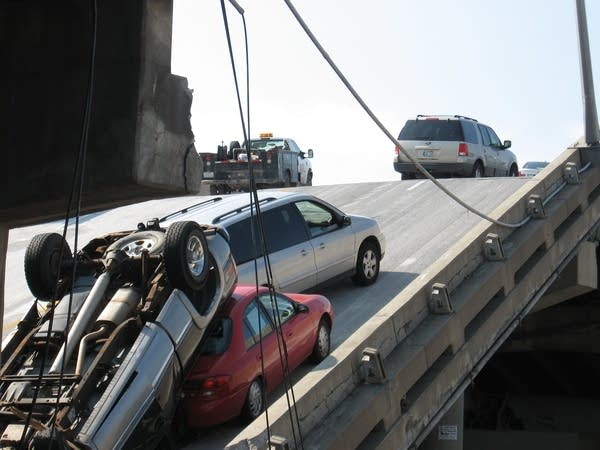 Little movement on bridge