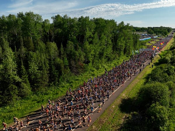 A drone shot of Grandma's Martathon starting line