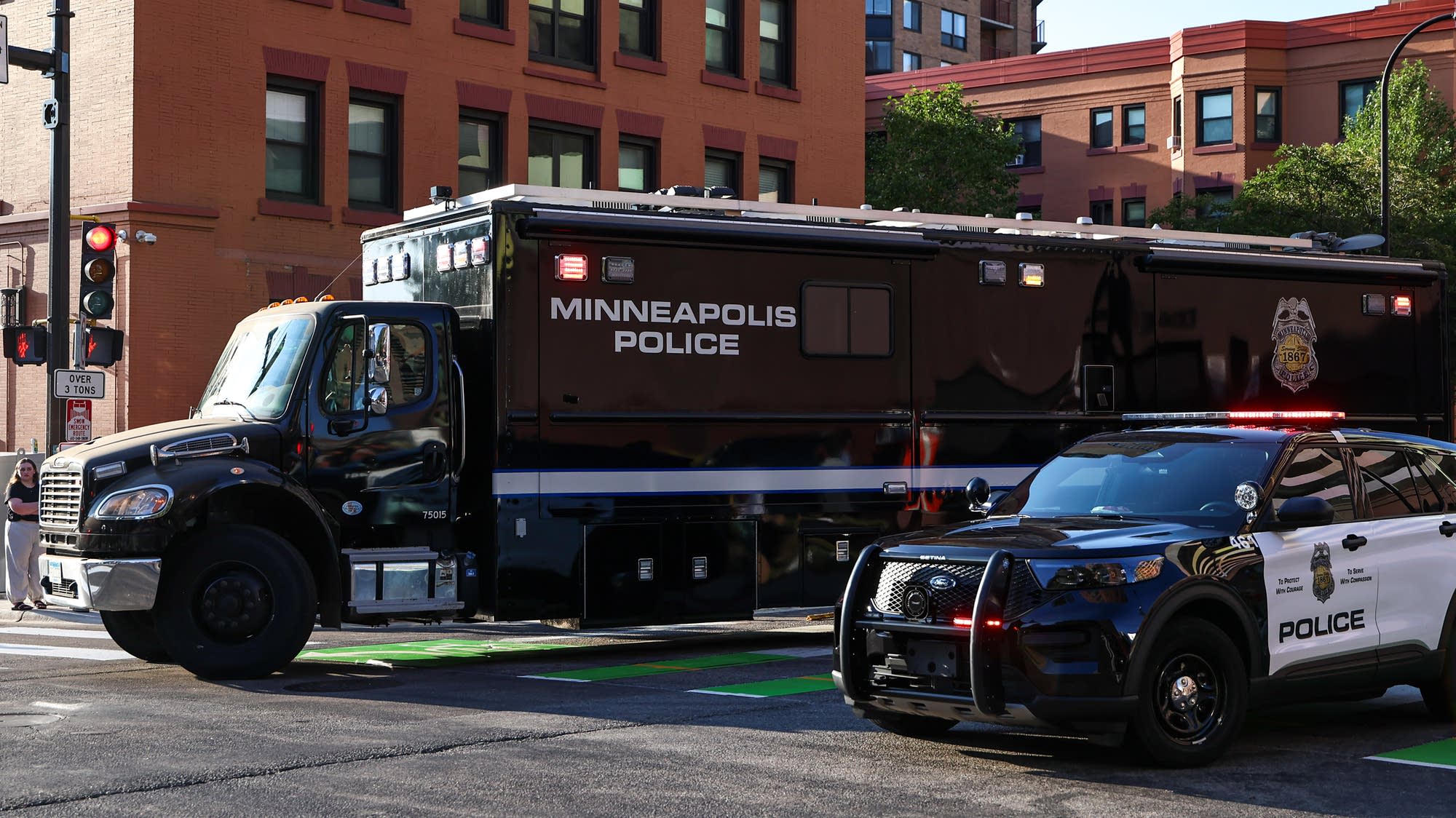 Advocates call for gun restrictions after Mpls shooting