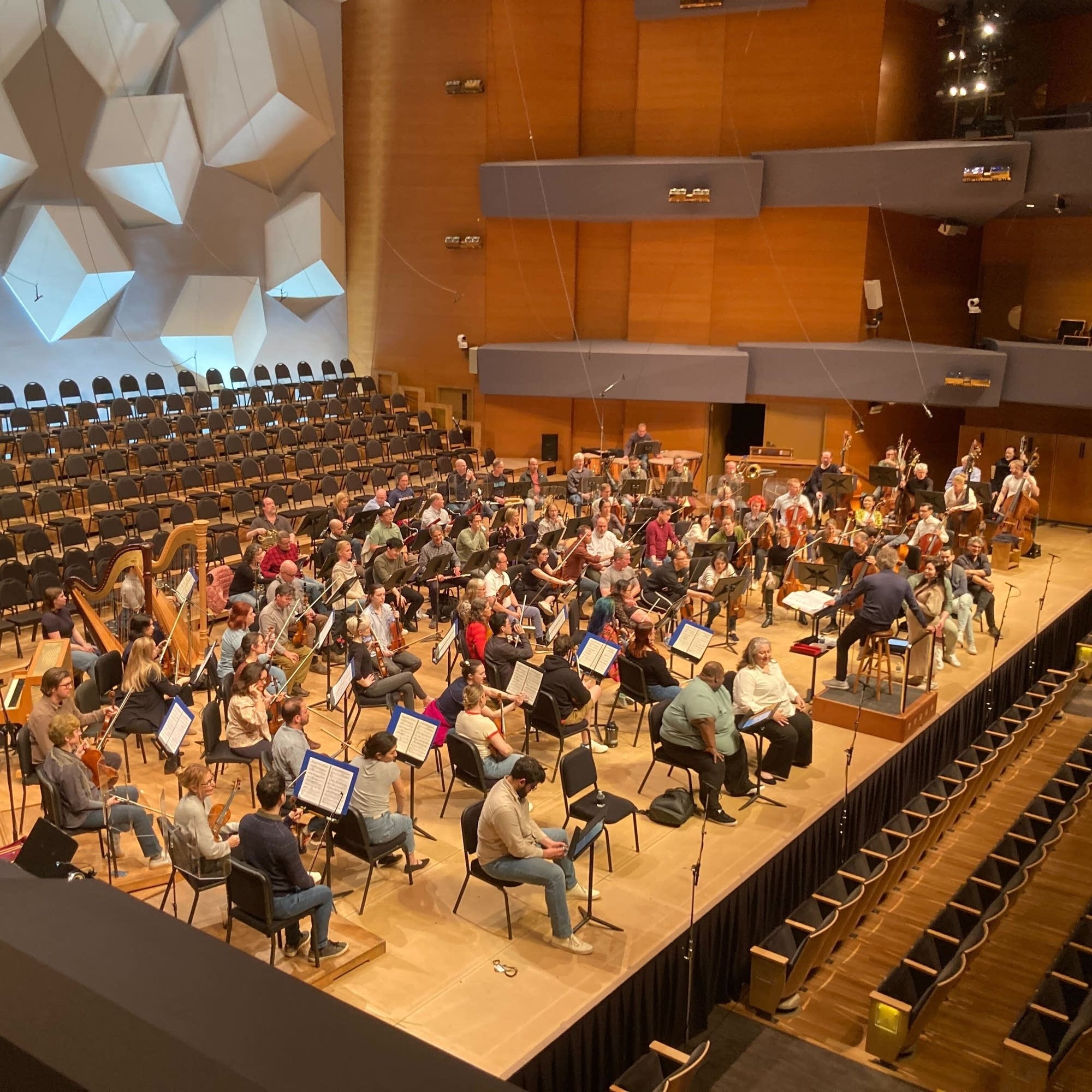 613755-20250501-orchestra-on-