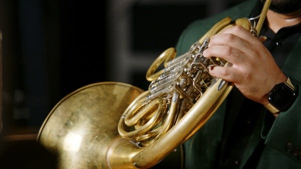 Class Notes thumbnail for a Beginning Band lesson. Includes French horn player Alexander Henton of the Minnesota Winds.
