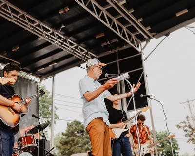 Mike Pengra hosting on stage