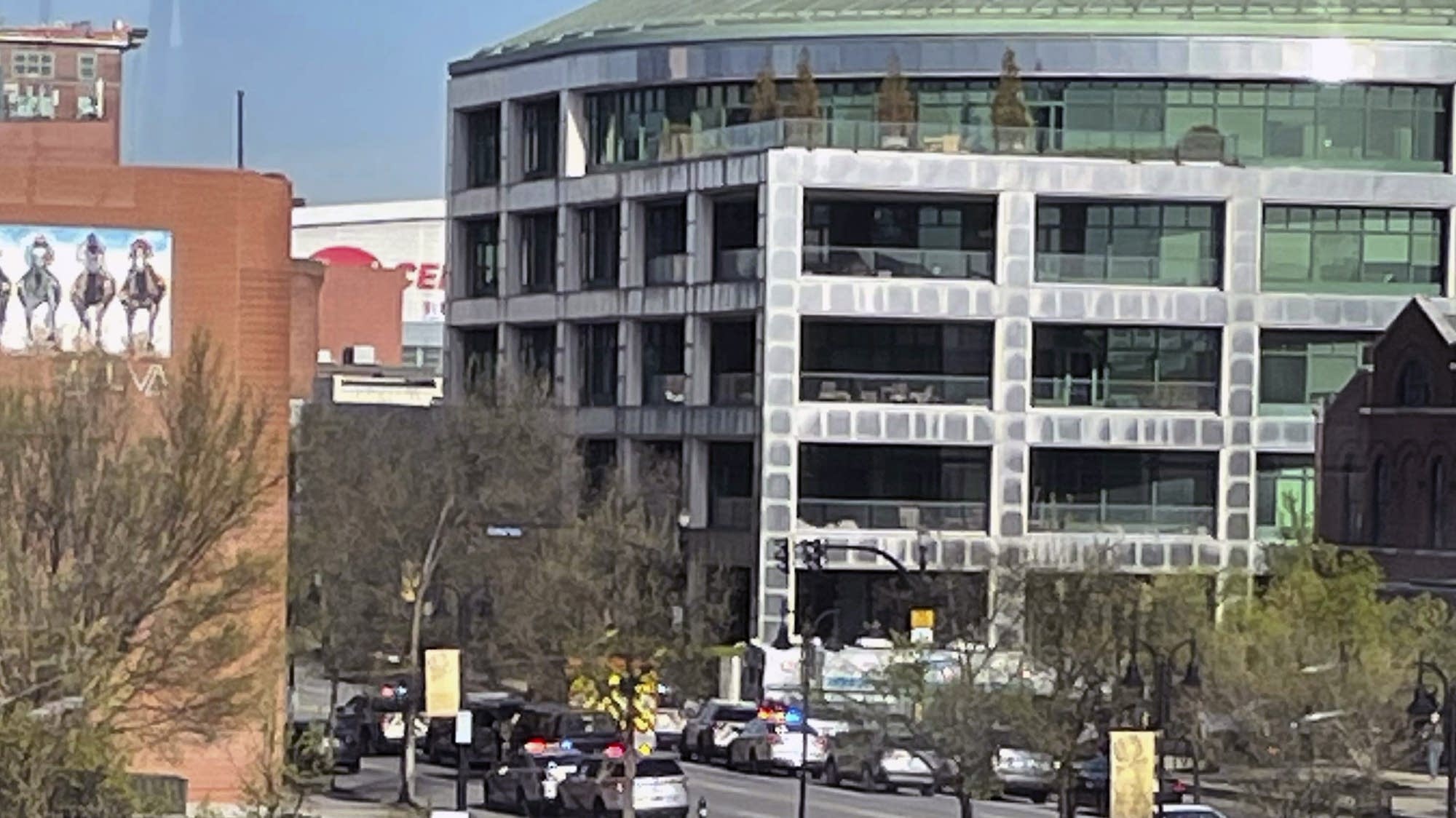 A shooting at a bank in downtown Louisville has left 5 people dead and ...