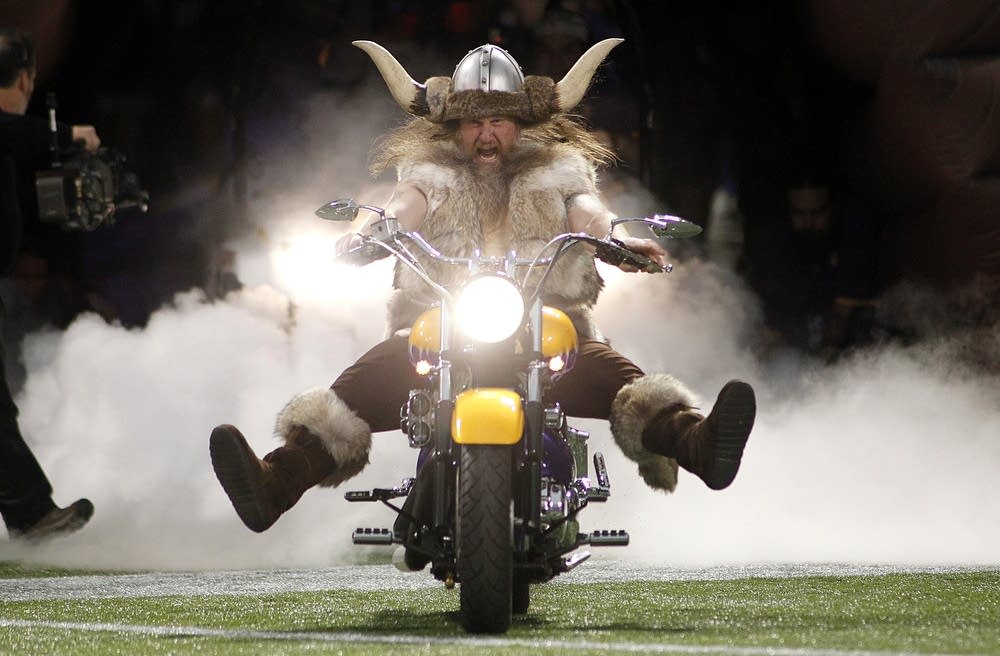 Minnesota Vikings mascot Ragnar