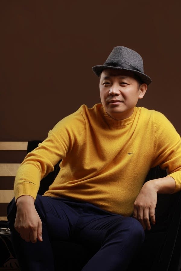 Longtime Apple fan Wang Guanxiong does not believe the U.S. firm respects Chinese users.