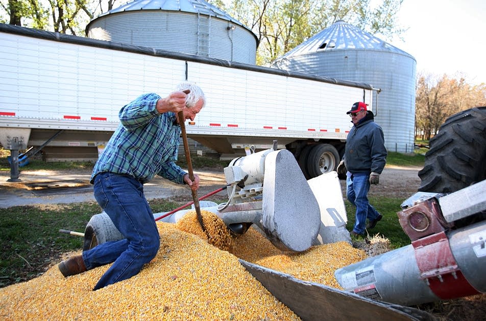 Clearing an auger