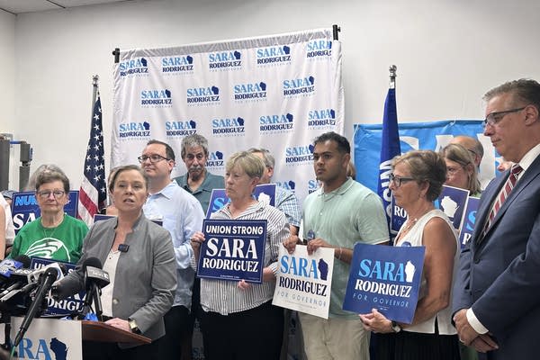 Sara Rodriguez speaks to supporters