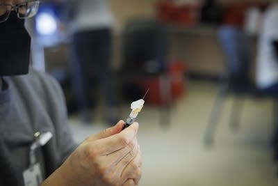 What to know about COVID-19 and flu vaccines in Minnesota this fall
