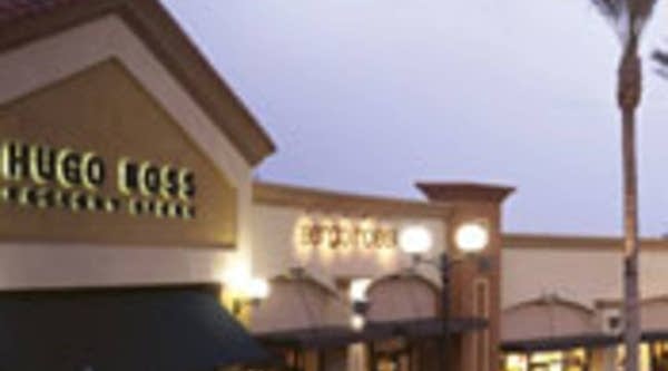 Desert Hills Premium Outlets