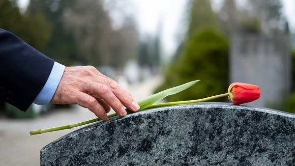 Why are fake obituaries cluttering Google — and upsetting loved ones?