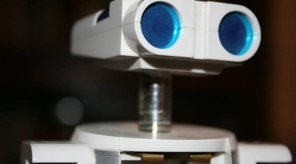 04/14/2017: Would you take orders from a robot?