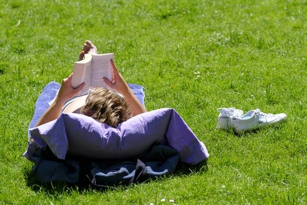 Digital detoxing: Finding balance in a world that never logs off 