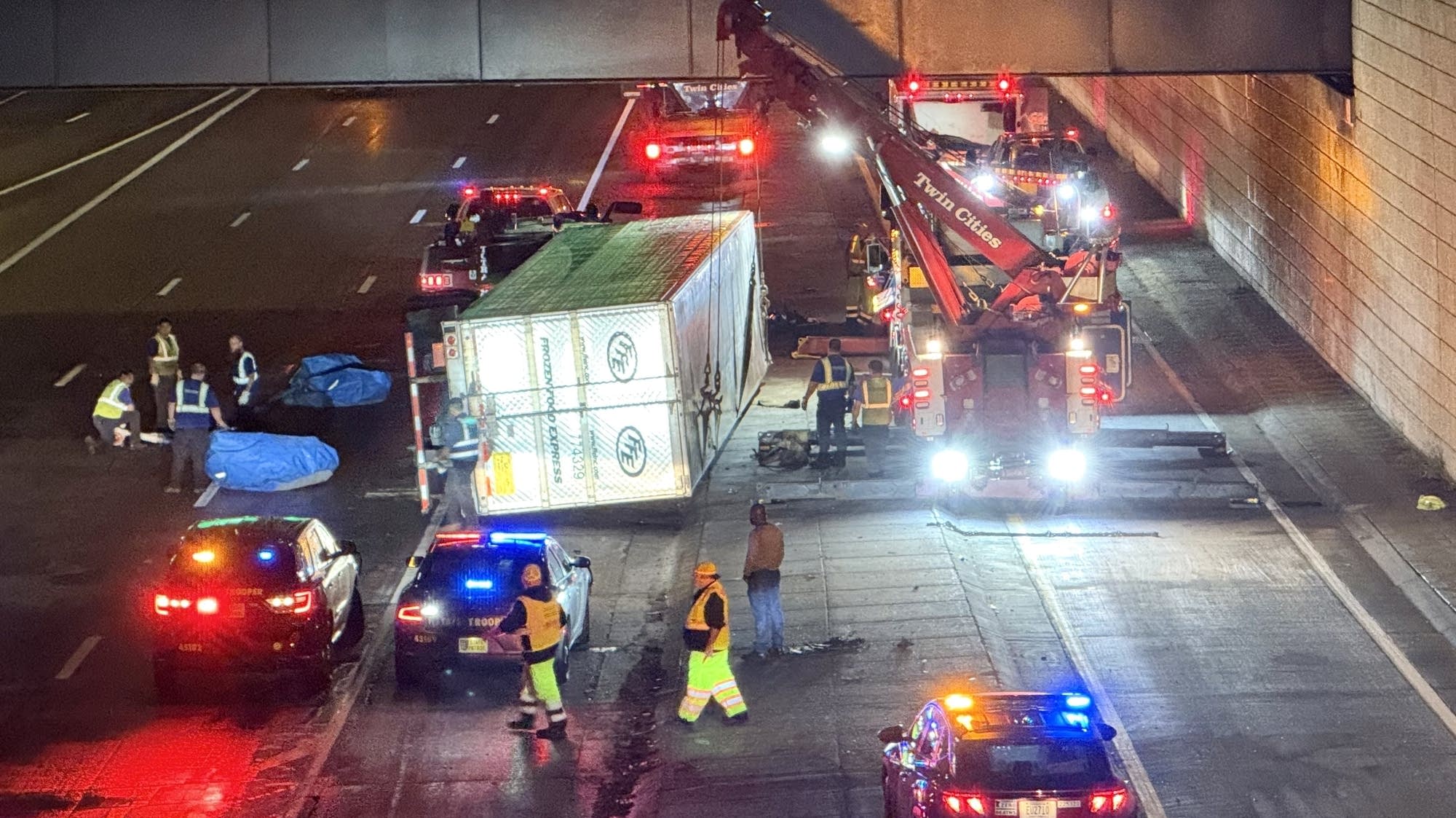 2 semi rollovers snarl St. Paul early morning traffic
