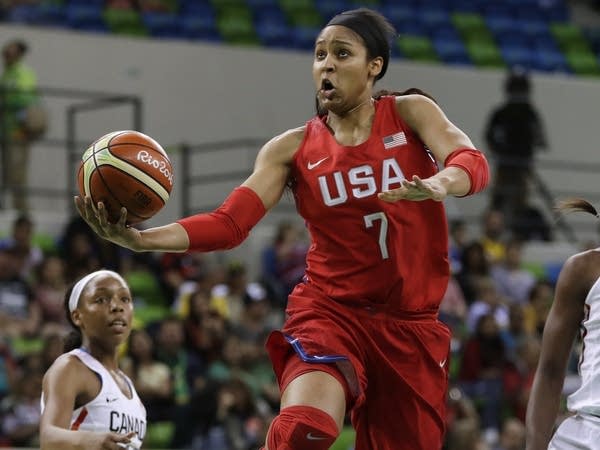 US women's basketball routs Canada 81-51, clinches Group B