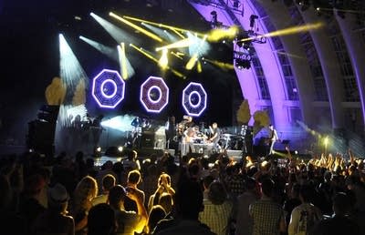 Blur live in Los Angeles, Calif. Oct. 20, 2015