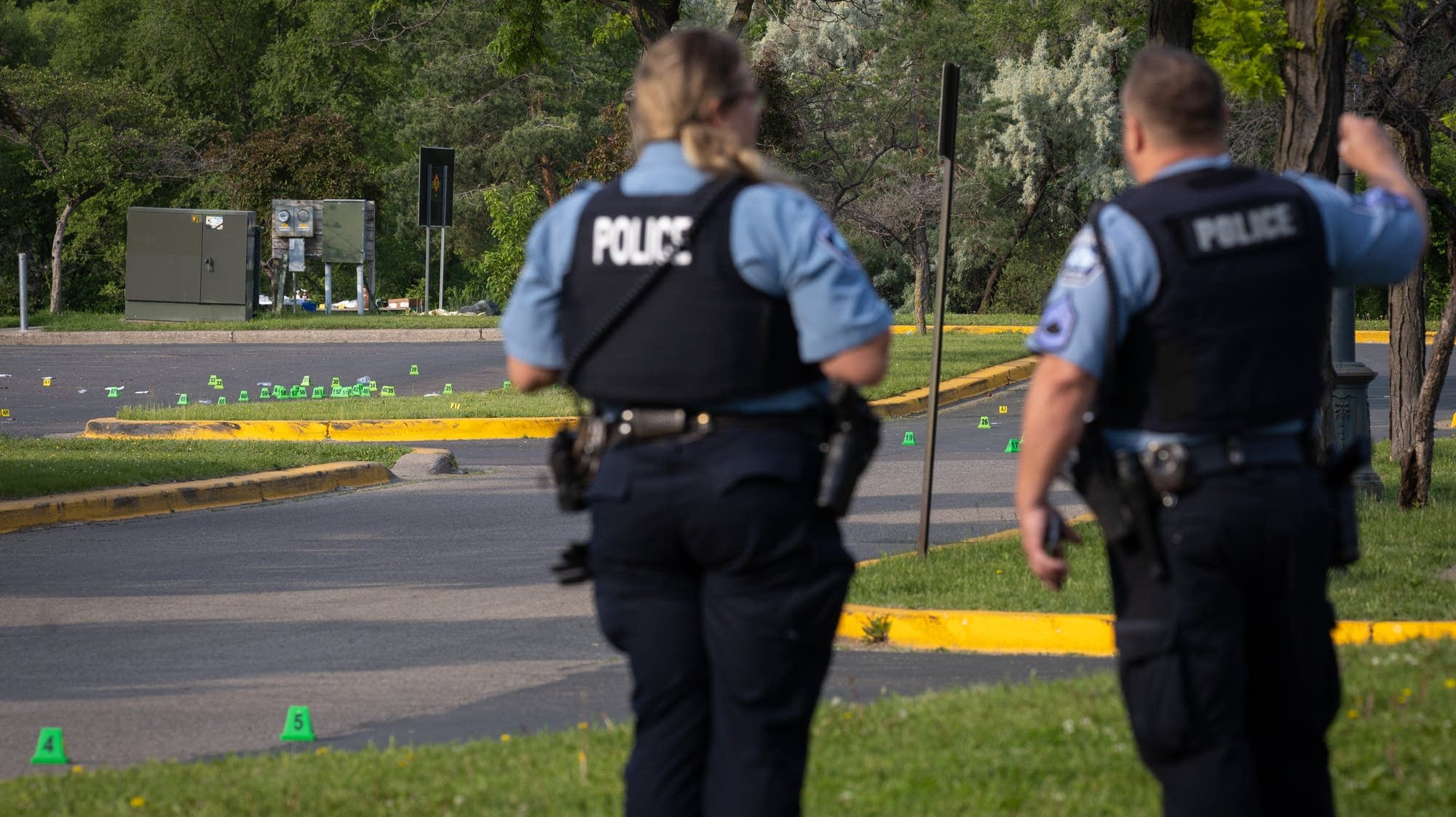 1 dead, 5 injured by gunfire at Boom Island Park in Minneapolis