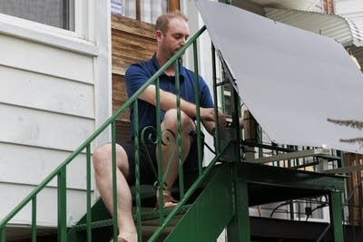 Minnesota lawmakers considering whether to allow plug-in or 'balcony' solar power