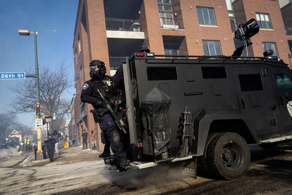 Minnesota law enforcement officials call for White House meeting, emergency summit