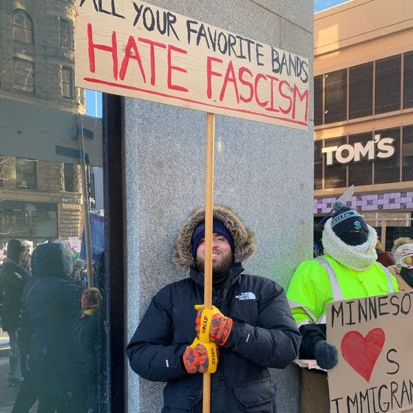 Billy Bragg - City of Heroes