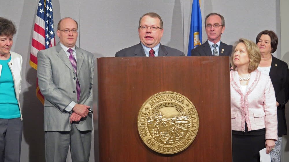 Rep. Ron Kresha proposes rural broadband effort.