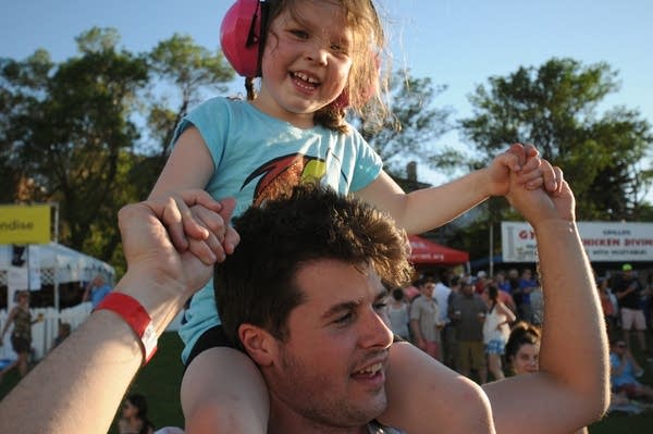 GIFs: Rock the Garden crowd busts a move