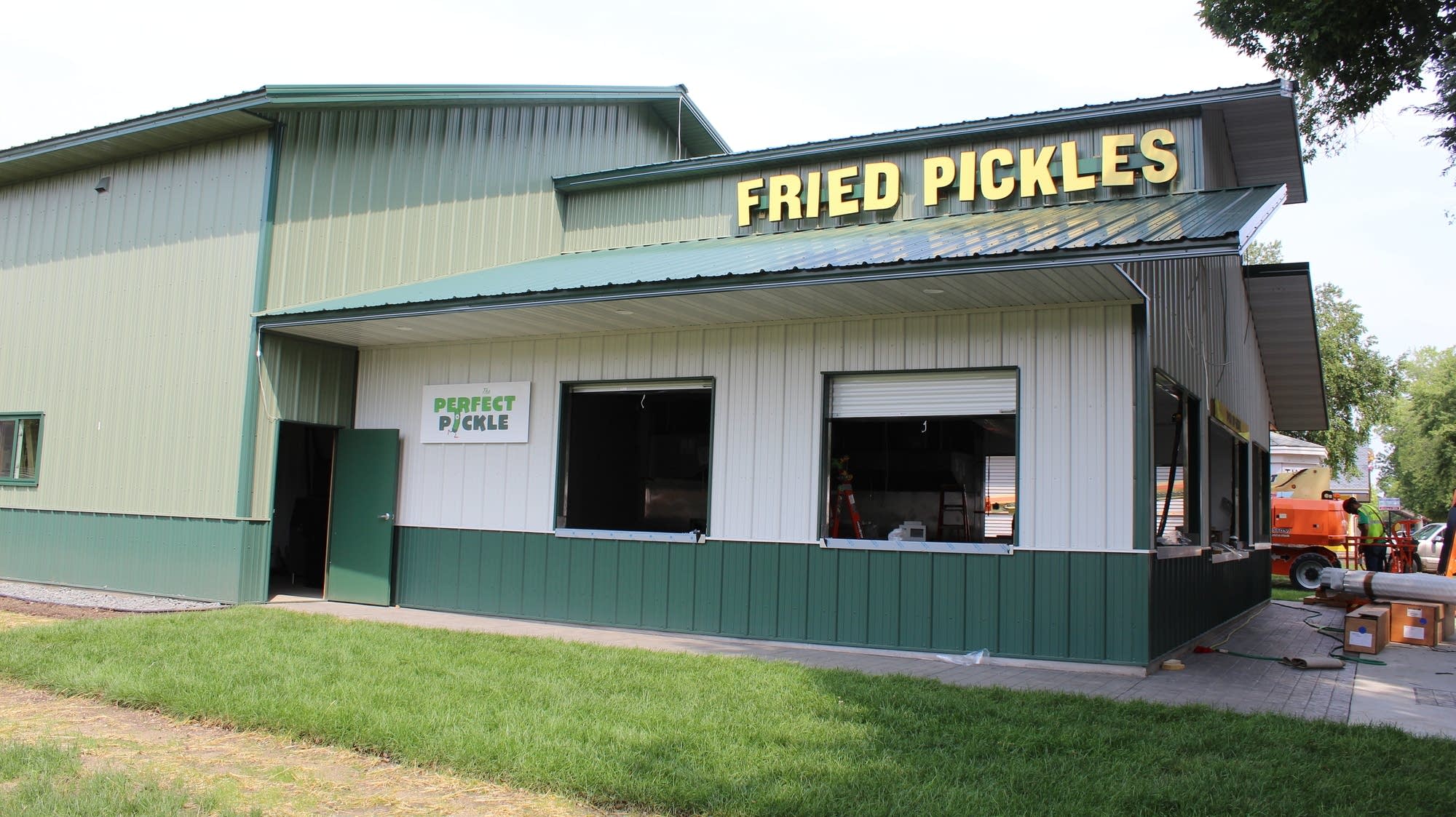 Iconic fried pickles vendor is set to debut new building at Minnesota State Fair - Vimarsana News