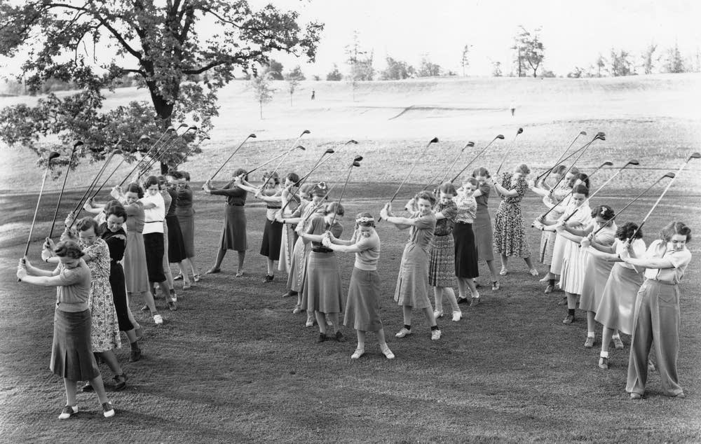 University of Minnesota women golfers in 1939