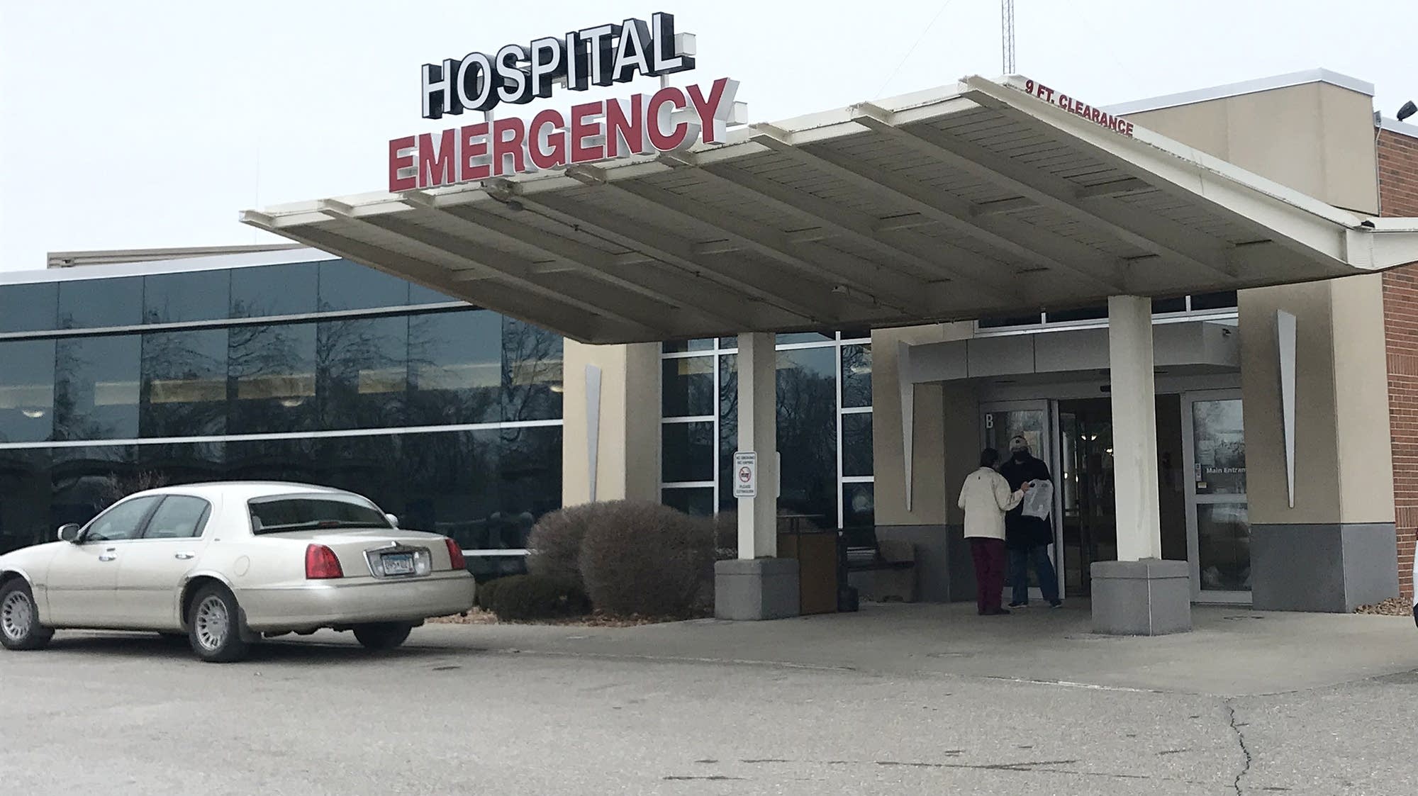 Sauk Centre offers COVID-19 hospital workers a show of support - Vimarsana News