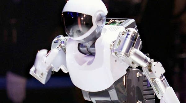 05/26/2017: Don’t panic about a robot takeover just yet