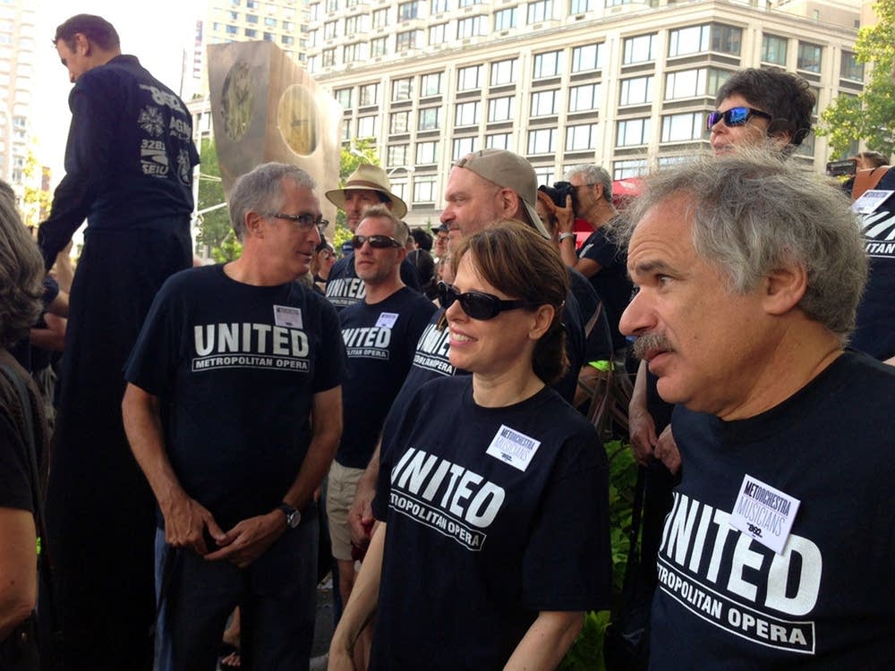 musicians union members rally