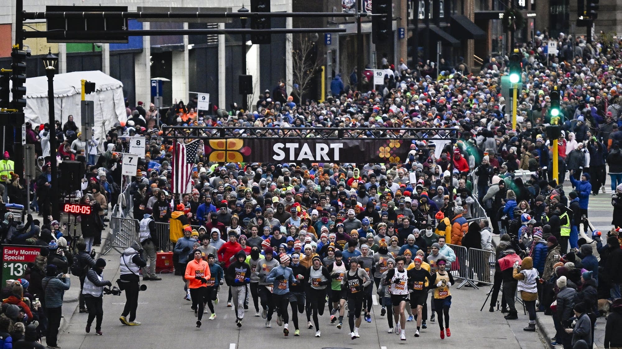 Photos Thousands brave Thanksgiving cold to run and walk Turkey Day 5K
