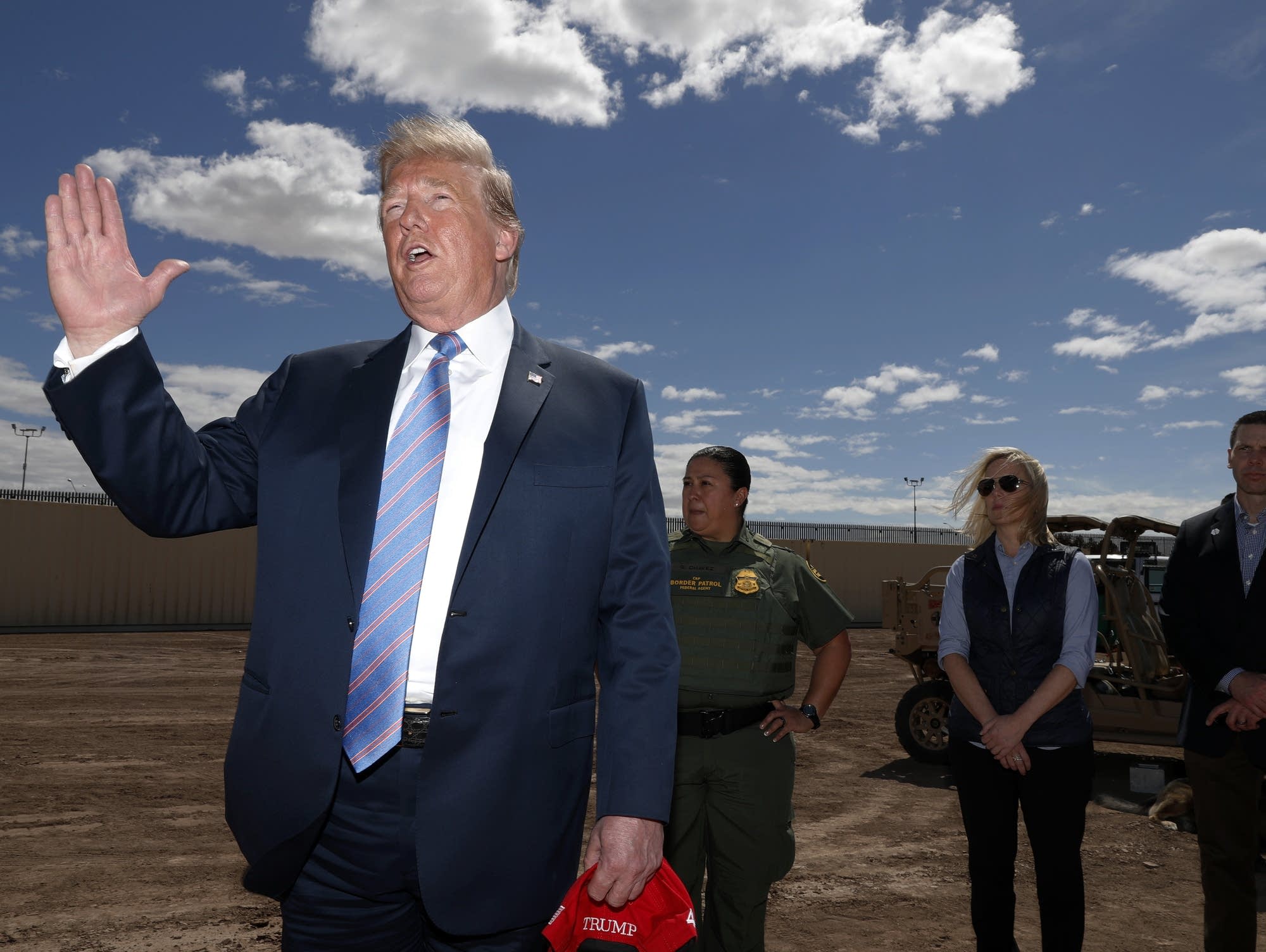 8676a9-20190405-trump-