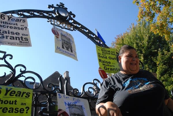 Protesters:Vikings stadium funding could have helped poor people