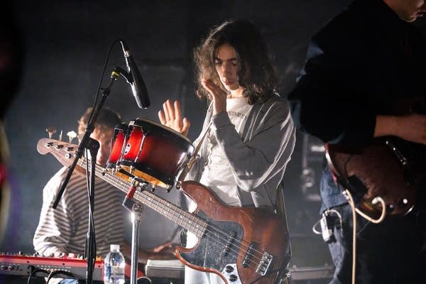 Geese performing at Amsterdam Bar and Hall