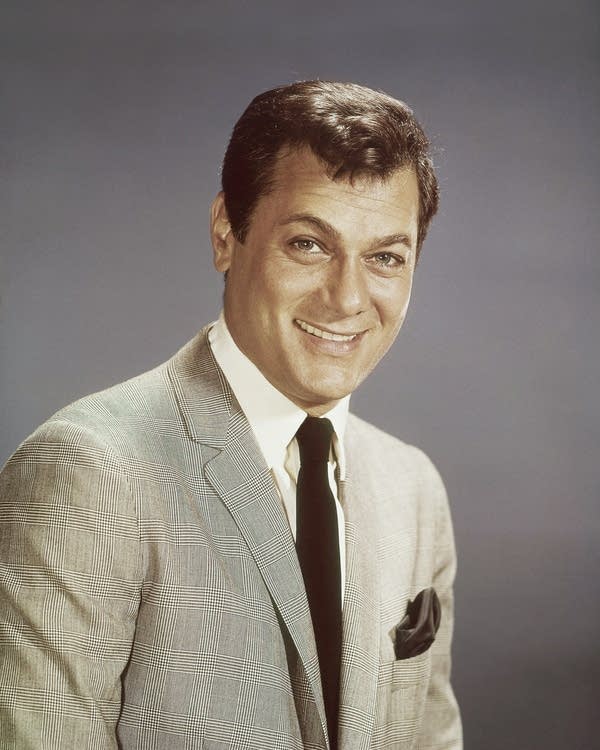 154b60-20100930-tony-curtis.jpg