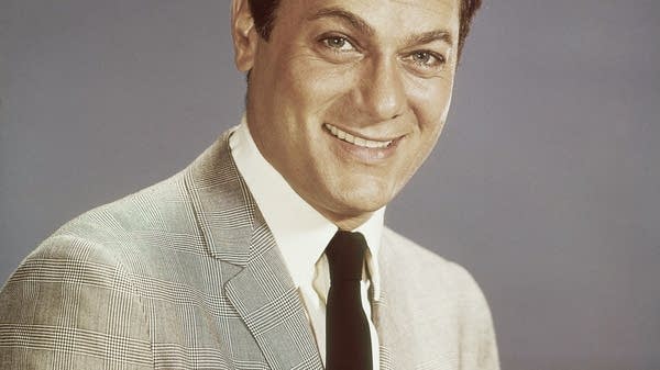 60eeea-20100930-tony-curtis.jpg