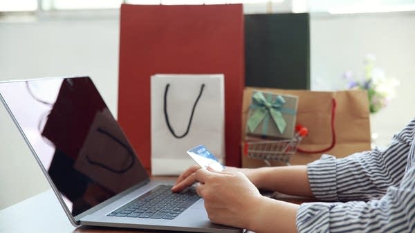 AI is becoming a tool in many shoppers' toolbelts, allowing them to quickly compare products before making an online purchase.