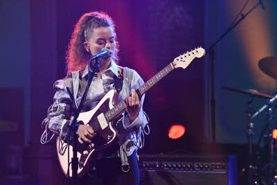 Nilufer Yanya performs on 'The Late Show with Stephen Colbert'