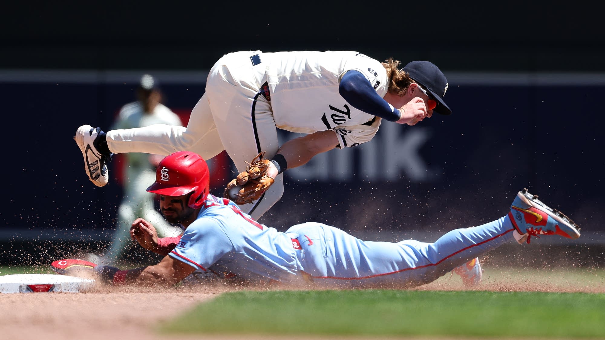 Homer-happy Cardinals beat Twins 9-6
