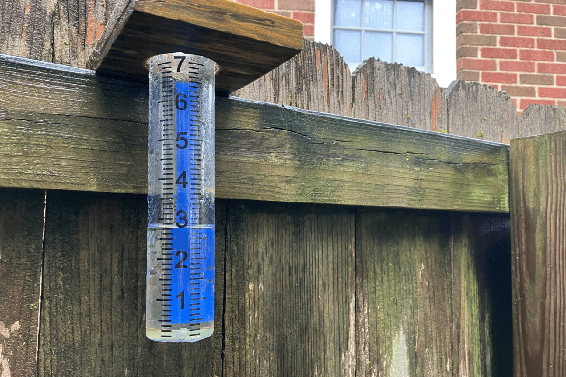 A rain water gauge