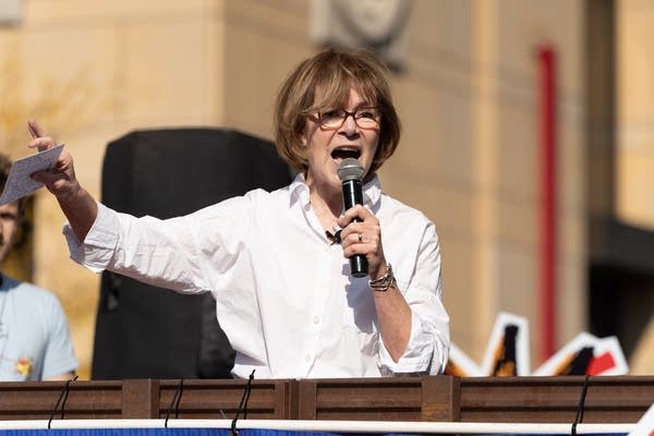 Sen. Tina Smith: Subpoenas of Minnesota officials are ‘extraordinary escalation’